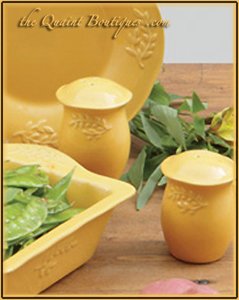 Gold Cuisineware Salt and Shakers Set