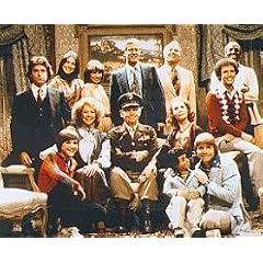 BILLY CRYSTAL AS JODIE DALLAS, ROBERT GUILLAUME AS BENSON DUBOIS, KATHERINE HELMOND AS JESSICA TATE, RICHARD MULLIGAN AS BURT CAMPBELL, ARTHUR PETERSON AS THE MAJOR, TED WASS AS DANNY DALLAS FROM SOAP #1 - IN FARBE - Filmfoto - Standard - 10x8" (25x20cm)