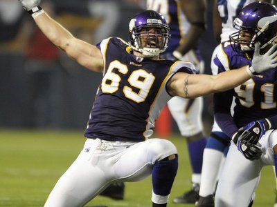 Colts Vikings Football: Minneapolis, MINNESOTA - Jared Allen Photographic Poster Print by Tom Olmscheid, 24x18