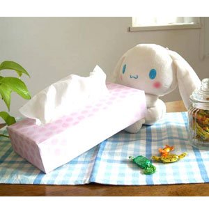 【クリックで詳細表示】ティッシュもってる 【ティッシュボックスカバー・ティッシュケース】 シナモロール カー用品 [おもちゃ＆ホビー]