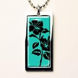Retro-a-go-go 'PAINTED HIBISCUS' VELVETY FLOWERS TABLET NECKLACE