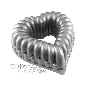 Kaiser Bakeware KaiserCast 7-Inch 2-1 2-Cup Heart-Shaped Bundtform Pan by Kaiser