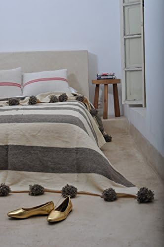 Cottage. Moroccan Pom Pom Blanket Throw, Quilt, Bedding, Cotton. X-Large (94 x 118 inches / 2.4 x 3 m)