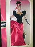 MATTEL BARBIE poupée africaine noire - collection winter splendor AVON special edition 1998 - robe de bal en velours noir et rouge