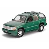 2001 GMC Yukon Denali 1 18 Black by Collectable Diecast