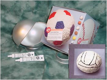 Volleyball Cakes - Essentials Cake Decorating Kit (3 pcs) by Wilton