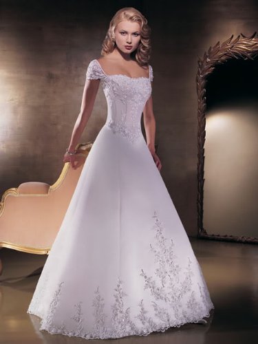 Bridal dresses / wedding dresses