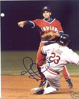 Signed Omar Vizquel Photo - Cleveland Indians 8x10 W coa - Autographed MLB Photos