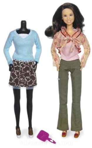 Childrens Toyshop  Toys : Hannah Montana  "Fashion Collection" Miley with Extra Outfit