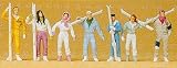 Preiser 10316 Skiers Standing with Skis (7)