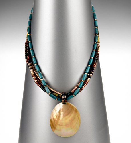 Ceylon Shell Pendant Necklace
