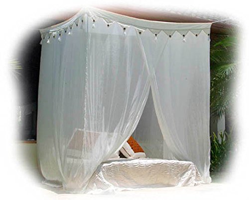 Bett Baldachin als Mückenschutz - Moskitonetz für das Bett