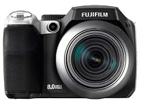 FujiFilm FinePix S8100fd Digitalkamera (10 Megapixel, 18-fach opt. Zoom, 6,4 cm (2,5 Zoll) Display, Bildstabilisator) schwarz