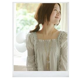 愛らしくて可愛いフリルチュニックブラウス
