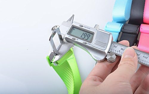 Universal Dog Leash Auto Car Automobile Seatbelt Adapter Extender, adjustable safety seat belt restraint for travel with your dog pet-Green