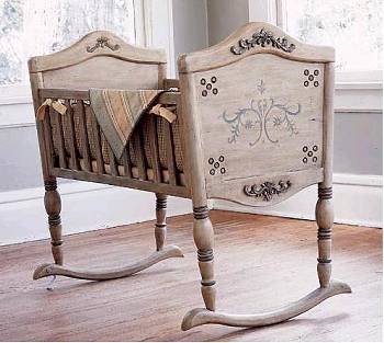 Baby: Antique White Toy Chest