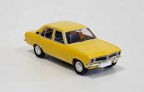 Opel Ascona A, verkehrsgelb Maßstab