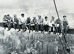 Eurographics AU1101 Stahltr&auml;ger, Lunchtime atop a Skyskr. 30 x 40 cm, Hochwertiger Kunstdruck - New York