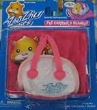 ZhuZhu pets - pink pet carrier and pink blanket