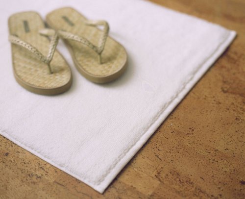 Home Source Microcotton Finest Small Bath Rug, White