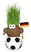 Fu�ball
Heg mich, pfleg mich, hab mich lieb und k�mmere dich um mich!
Eine witzige Geschenkidee f�r 
die ganze Familie bei der sich alle, je nach Lust und Laune, kreativ entfalten k�nnen.
Z�chten Sie 
Ihren eigenen kleinen Fu�ballfan
In der Packung sind die Nationalflaggen aller Teilnehmer der WM 
2010 zum aufkleben enthalten
1.W�ssern
2.Gie�en 
3.Stylen 
ob Pferdeschwanz oder Irokese, mit rotem Haargummi oder blauer Schleife....!
Gestalten Sie den 
Graskopf nach ihren W�nschen
Es gibt f�nf verschiedene Grask�pfe (nur die Augen unterscheiden 
sich)
Der Versand erfolgt nach dem Zufallsprinzip!
Eine  detailierte Gebrauchsanweisung liegt bei 
!!!