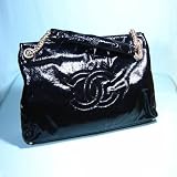(シャネル) CHANEL チェーントートバッグ ブラックエナメル