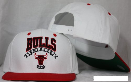 Chicago Bulls Snapback White / Red Two Tone Adjustable Plastic Snap Back Hat / Cap