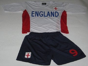 Kinder National Trikot England 2 teilig Gr. 152 EM 2012 Europa Meisterschaft
