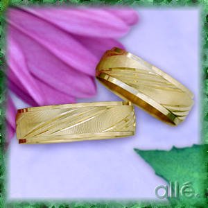 14K Men's Contemporary Diamond Cut Wedding Band