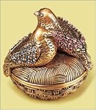 DOVES ON A BASKET BOX - Edgar Berebi