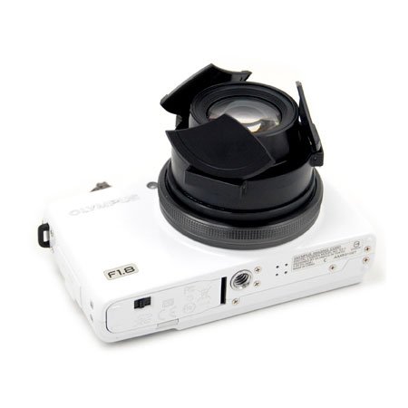 Olympus XZ-1用オートレンズキャップAmazonで販売中