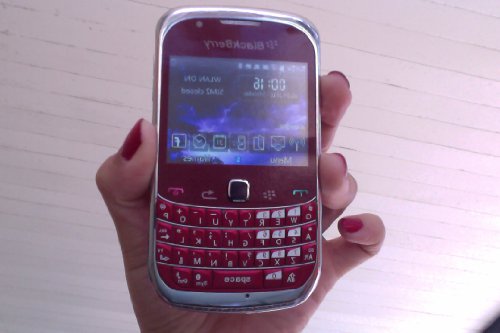 Blackberry Gemini 8520 Red Cell Unlocked Phone with 2 MP Camera, Bluetooth, Wi-Fi--International Version with No Warranty (Red)