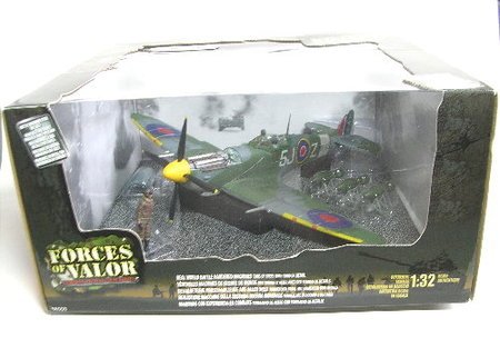Childrens Toyshop  Toys : 80424 UK Spitfire 1:32 Forces of Valor