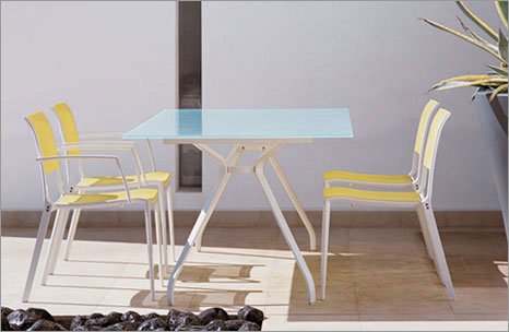 Emu ER6687/ER6611/ER6610 Open glass and aluminum patio table and chairs This  Emu ER6687/ER6611/ER6610 Open glass and aluminum patio table and chairs This