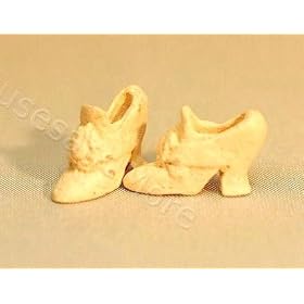 Dollhouse Miniature Pair of Cream Vintage Ladies Shoes