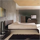 Cosmo Platform Bedroom Set in Wenge Size: King