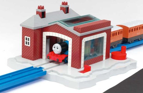 Childrens Toyshop  Toys : Tomy Thomas & Friends Motor Road & Rail Sodor Engine Wash