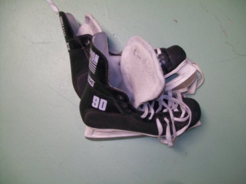 Buy CCM Champion 90 Ice hockey skates - Size 3.0 (young person) - VERY GOOD CONDITION by ccm