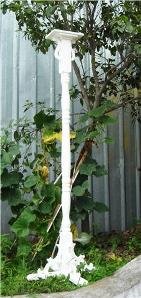 Classic Outdoor Birdhouse Pedestal with Auger