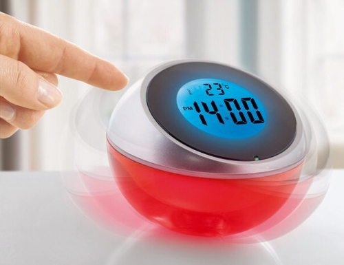 Sprechender Wecker mit 3 Alarmfunktionen