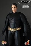 Movie Masterpiece - 1/6 Scale Fully Poseable Figure THE DARK KNIGHT - BATMAN (ORIGINAL COSTUME)