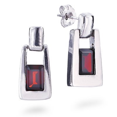 Sterling Silver 7X5 Garnet Earring