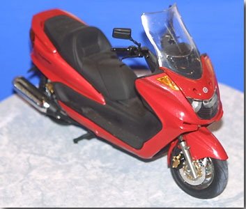 1/12 YAMAHA MAJESTY (red)