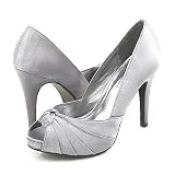 Delicious Vivian Pumps