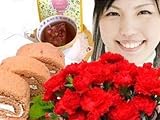  ザ・ローズショップ／ｍ130【遅れてごめんね】【5 14から順次配送】【送料無料】荻野さんちの赤いカーネーション5号花鉢と苺ロールケーキの大満足セット【母の日ギフト】【期間限定】【指定日限定】【沖縄・離島は配送いたしません】【2012母の日】