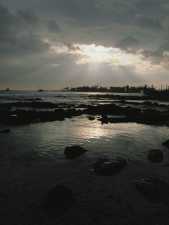 Jacobs Ladders Shine Down on the Kailua Kona Shore Premium Photographic Poster Print by Marc Moritsch, 24x32