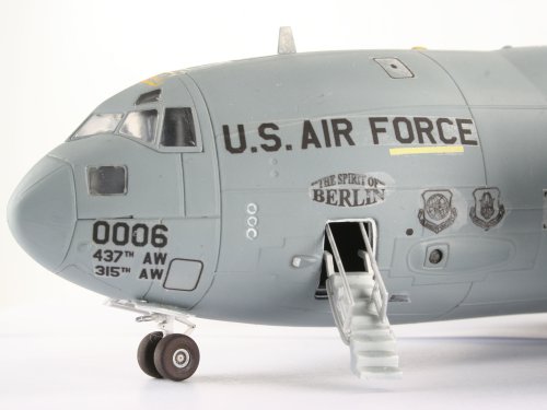 Imagen 6 de Revell Modellbausatz 04044 - C-17 Globemaster III en una escala de 1:144