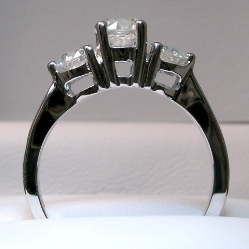 14k White Gold 3 Stone Anniversary Cocktail Band Emerald White Diamond Ring (1 1/4 ctw, G Color, SI2 I1 Clarity) 41WlfudAlfL 14k White Gold 3 Stone Anniversary Cocktail Band Emerald White Diamond Ring (1 1/4 ctw, G Color, SI2 I1 Clarity)