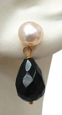 14k Gold Onyx Freshwater Pearl Earrings