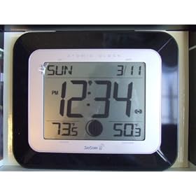 SkyScan Atomic Clock with Outdoor Temperature/Phases of the Moon (88902)